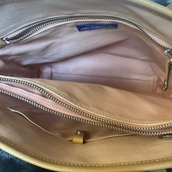 Burberry handbag. Pre-loved from Japan. Very clean inside and out. No inclusions - Picture 2 of 3